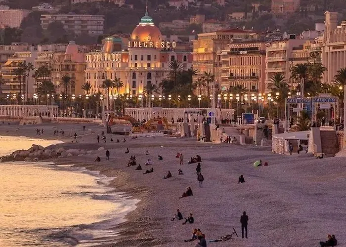 Appartement -deluxe Top1, Charmant&rénové, Hyper Centre- Centre Nice