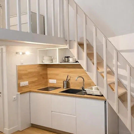 Appartement Deluxe Studio, Renove, Au Coeur Du Centre-ville, Centre *